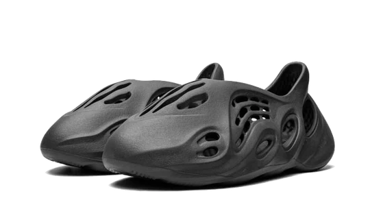 Yeezy Foam RNNR Onyx
