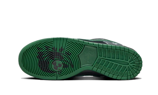 SB Dunk Low There Skateboards