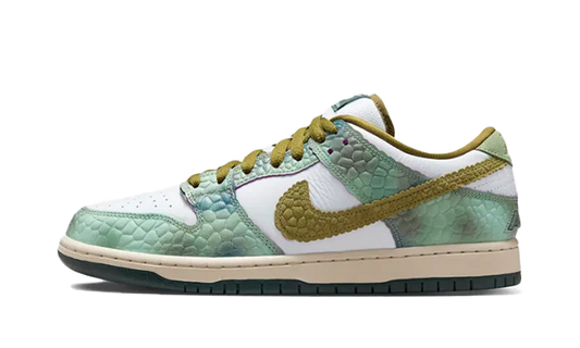 SB Dunk Low Alexis Sablone Chameleon